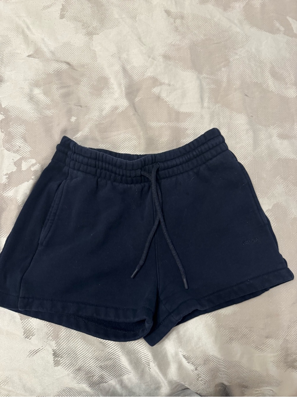ARITZIA TNA COZY FLEECE 5 INCH SWEATSHORT
